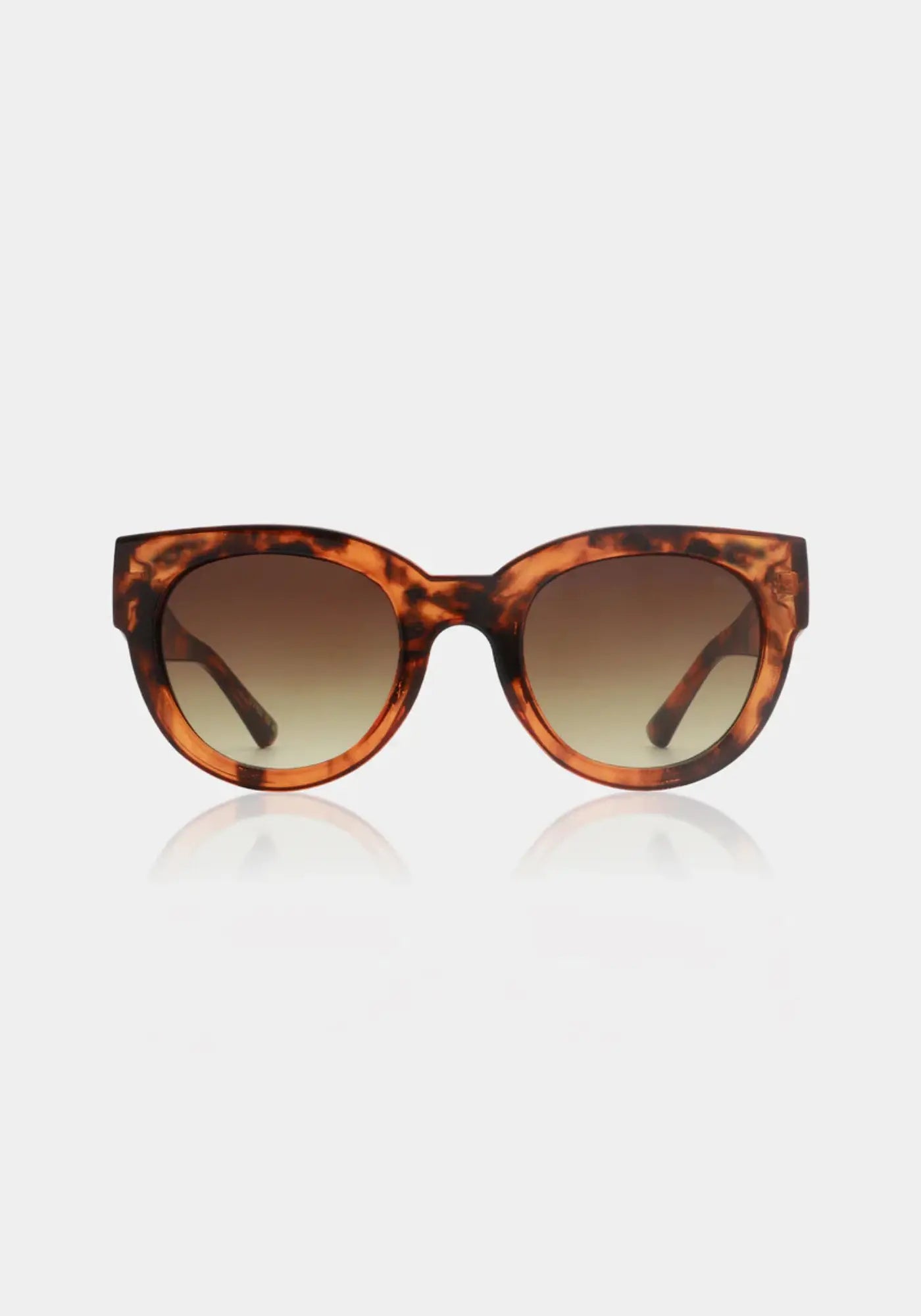 Les lunettes de soleil Lilly Havana  de chez A.kjaerbede