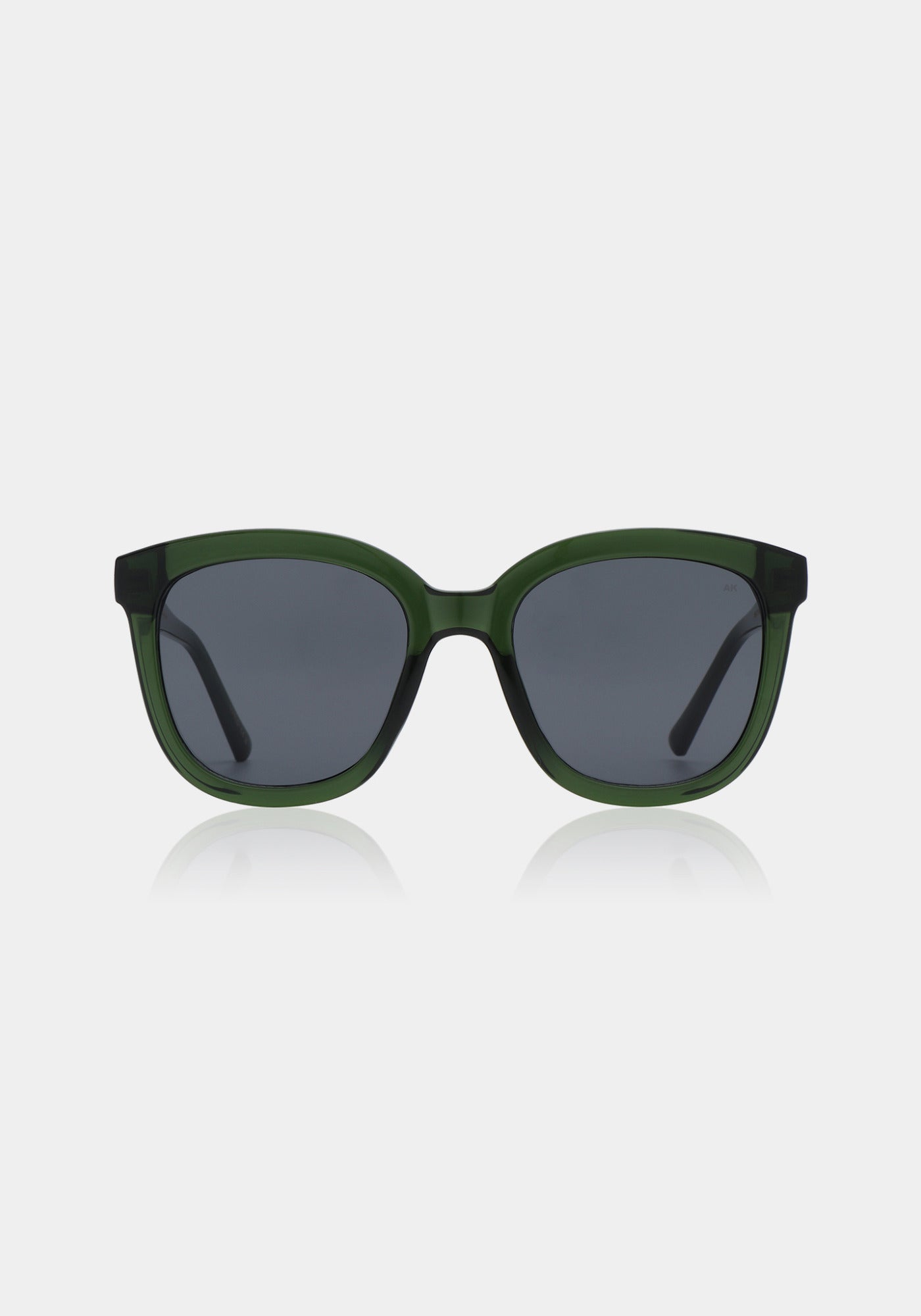 Les lunettes de soleil Billy dark green transparent de chez A.Kjaerbede