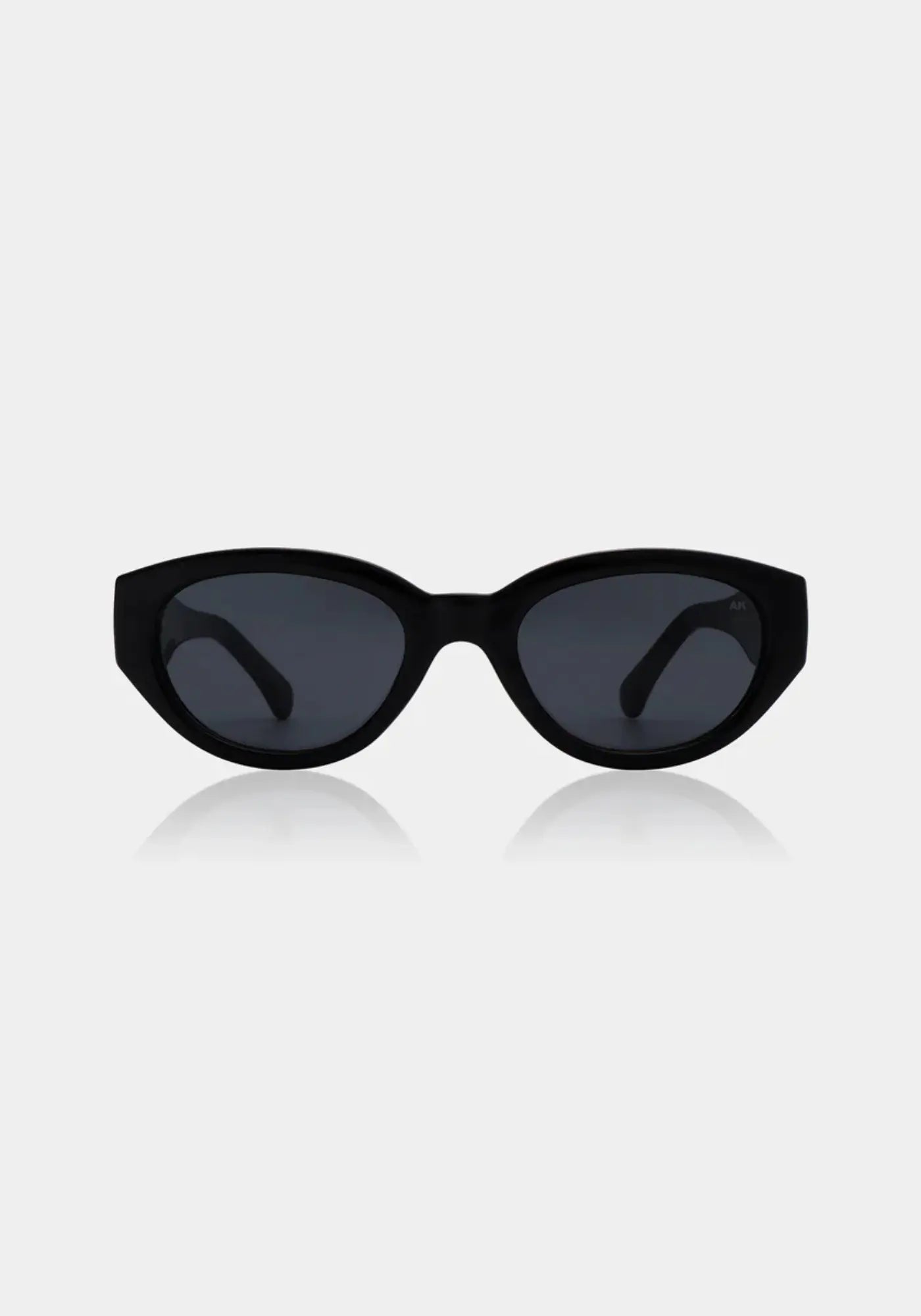 Les lunettes de soleil Winnie black de chez A.Kjaerbede