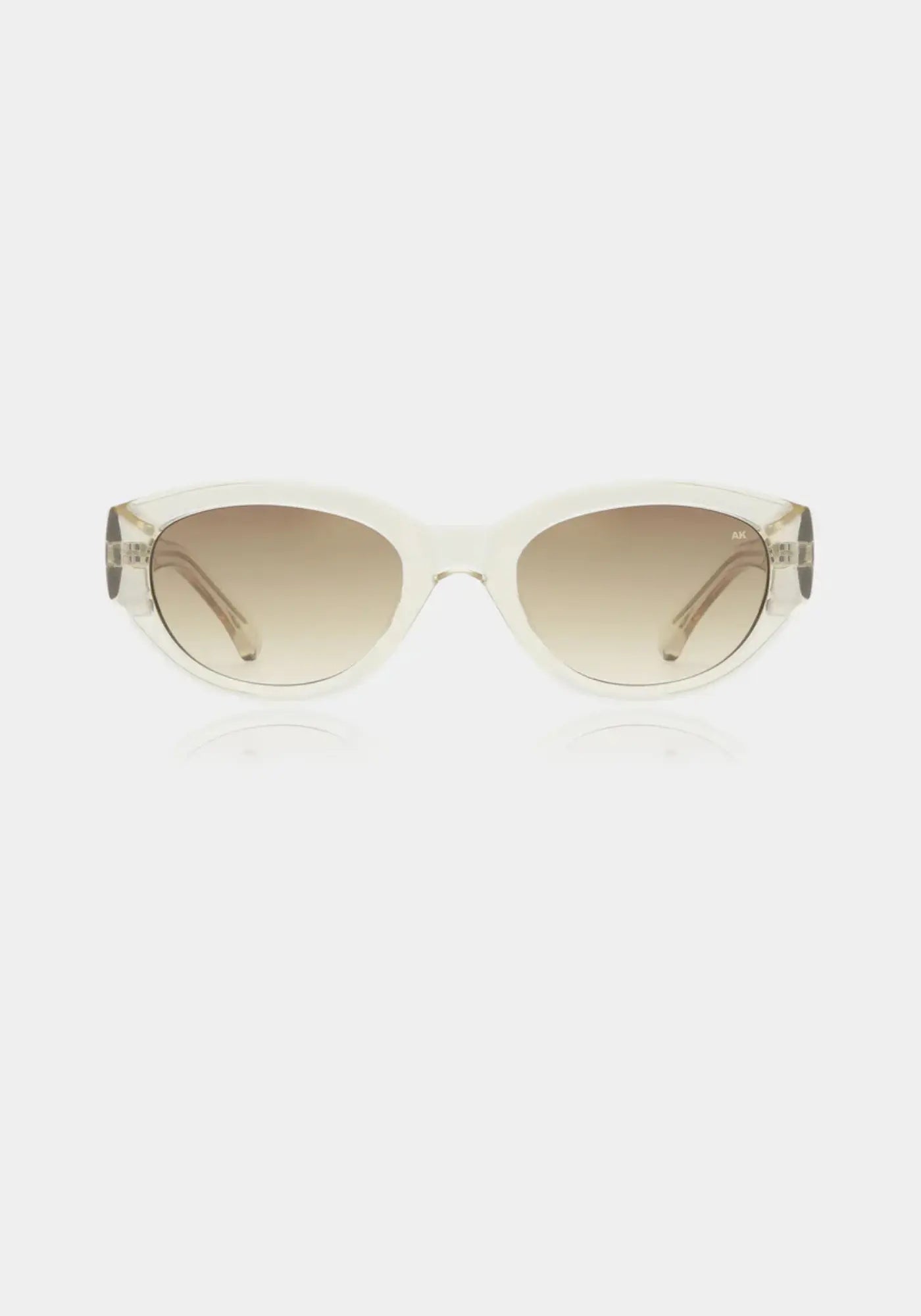 Les lunettes de soleil Winnie écru transparent  de chez A.Kjaerbede