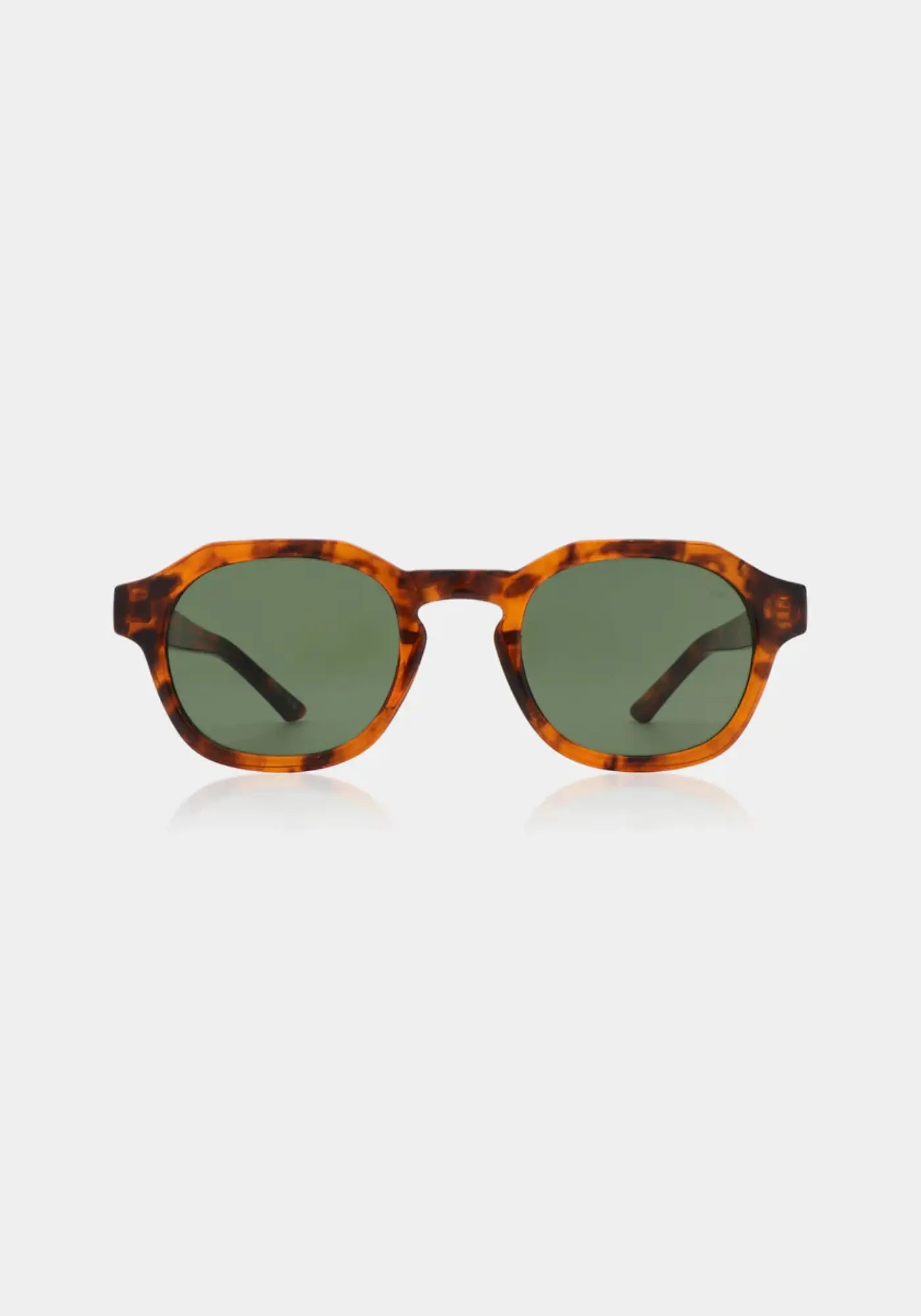Les lunettes de soleil Zan Havana de chez A.kjaerbede