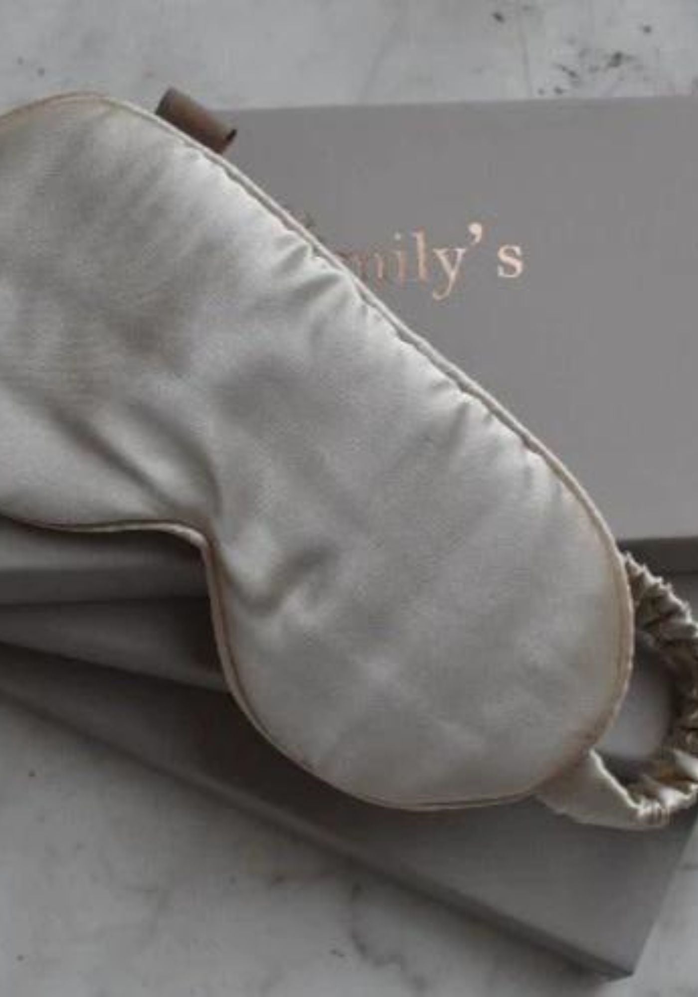 6 Bienfaits du bonnet de nuit en soie – Emily's Pillow
