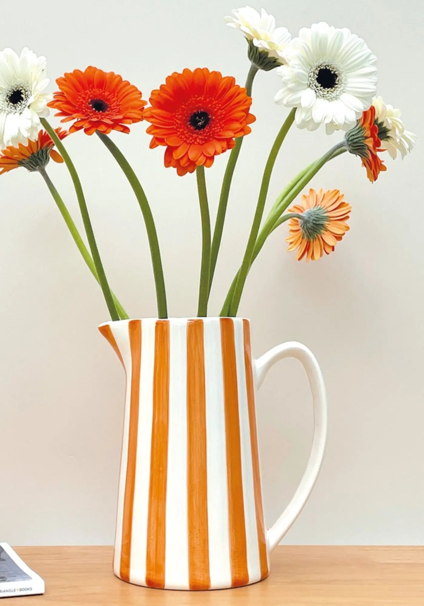 Le pichet rayure orange de chez Opjet