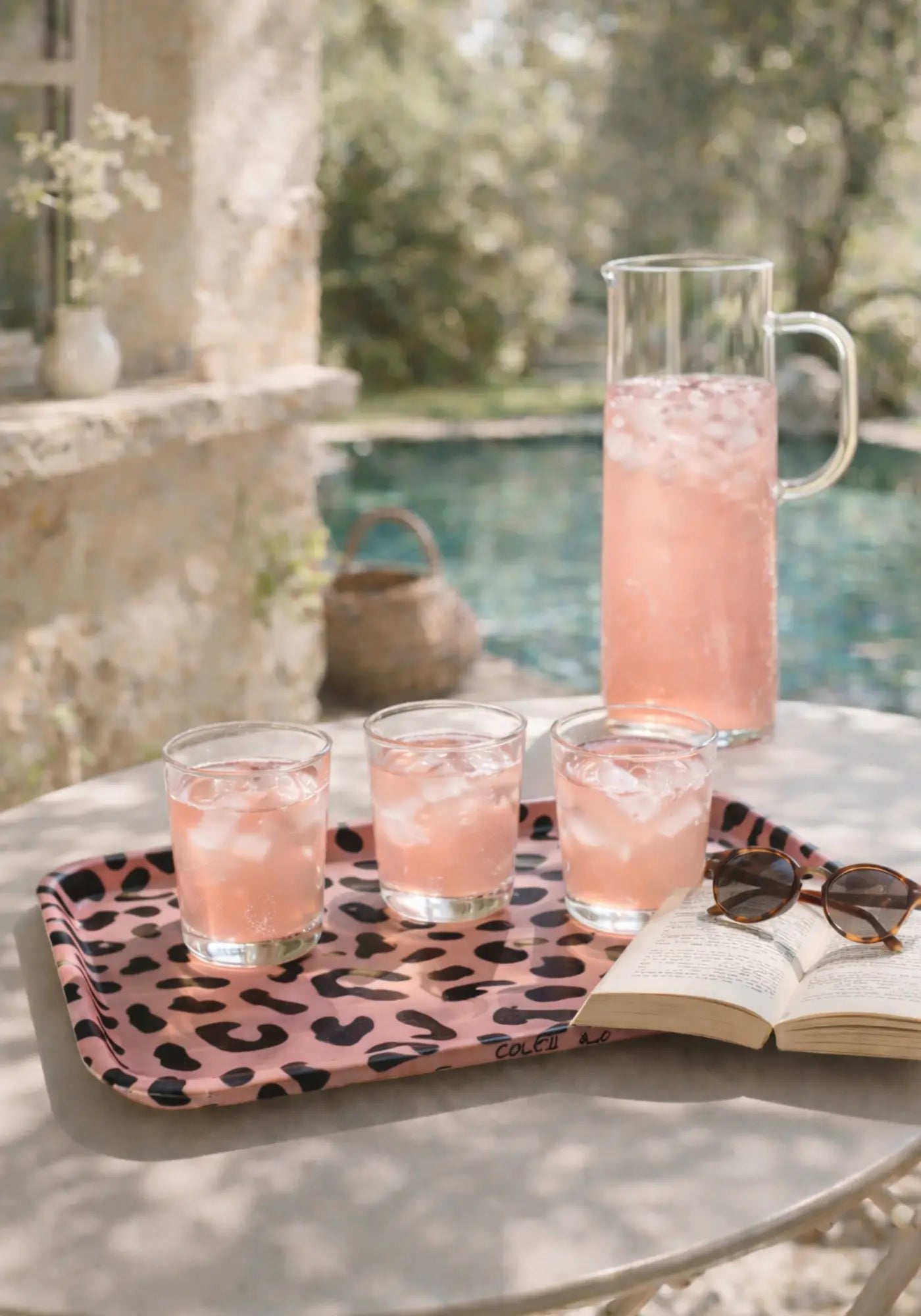 Le plateau léopard blush rectangle de chez Coco&Co