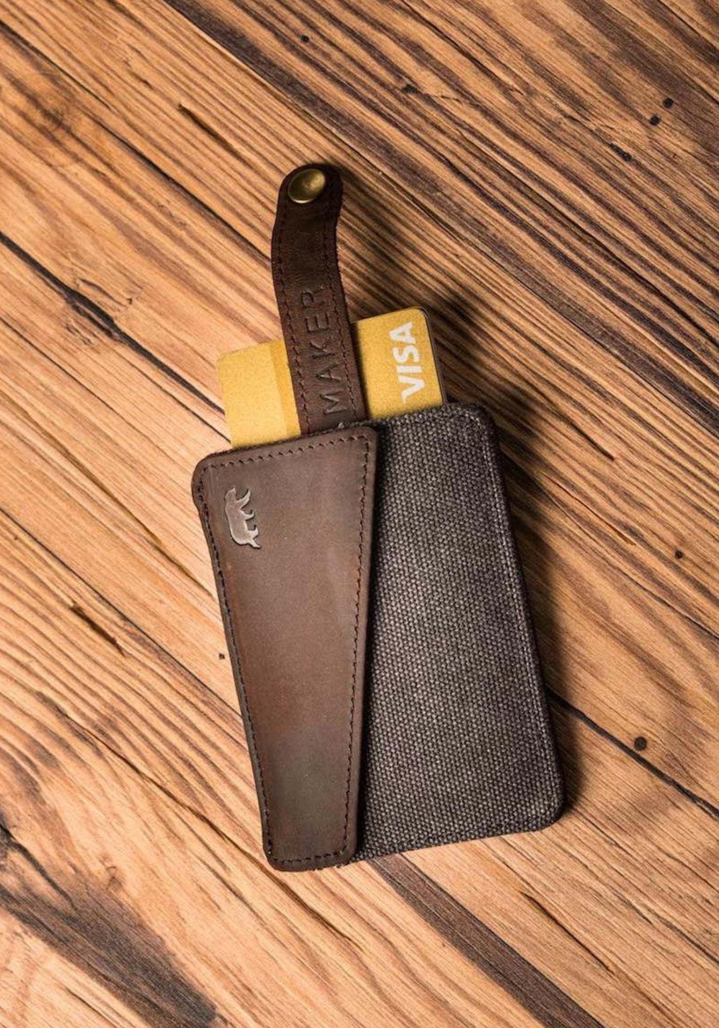 Le portefeuille pour homme petit format Handy gris anthracite de chez Alaskan Maker