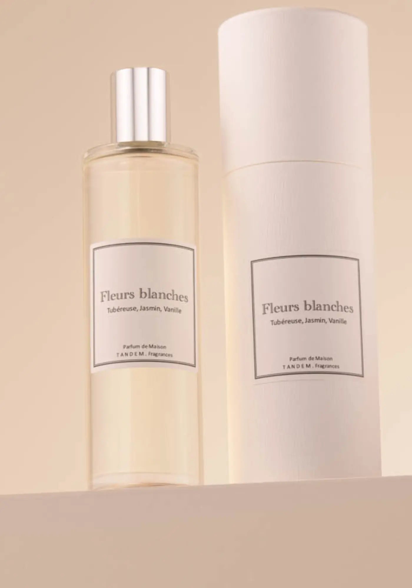 Le room spray 100ml fleurs blanches de chez Tandem Fragrances