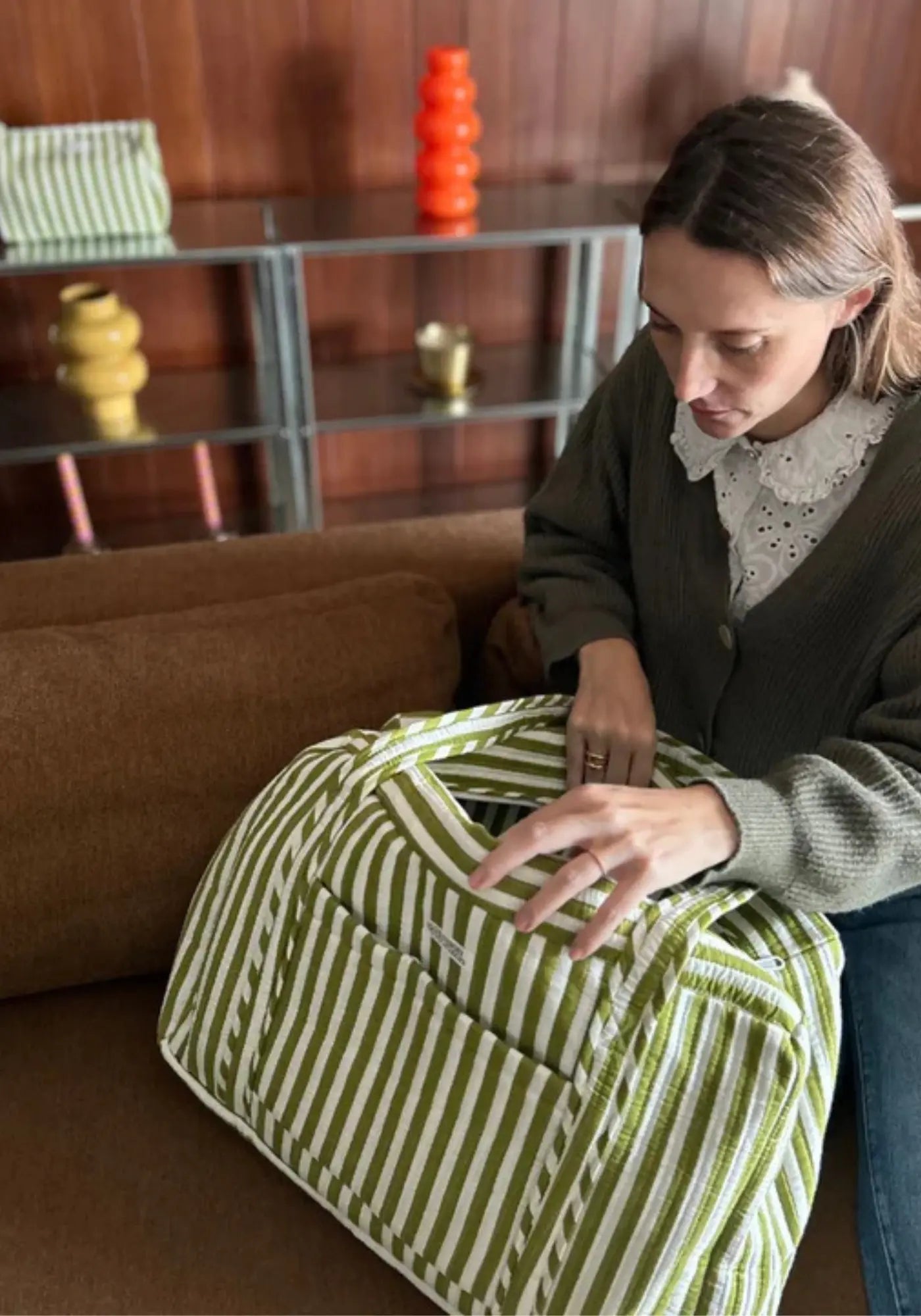 Le sac week-end ou à langer rayures vert olive de chez Maison Horizon