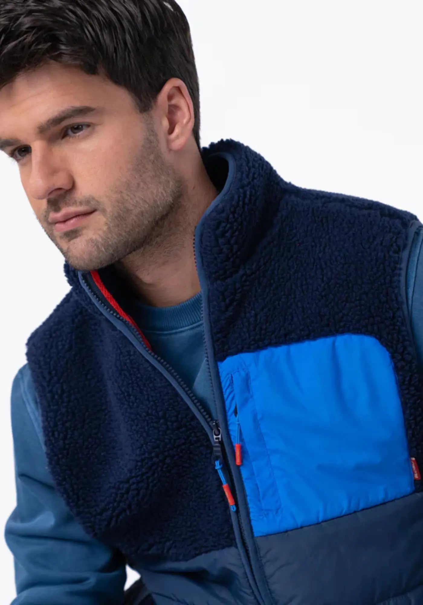 Zoom sur la sherpa mixte zippée sans manches marin de chez Billybelt 