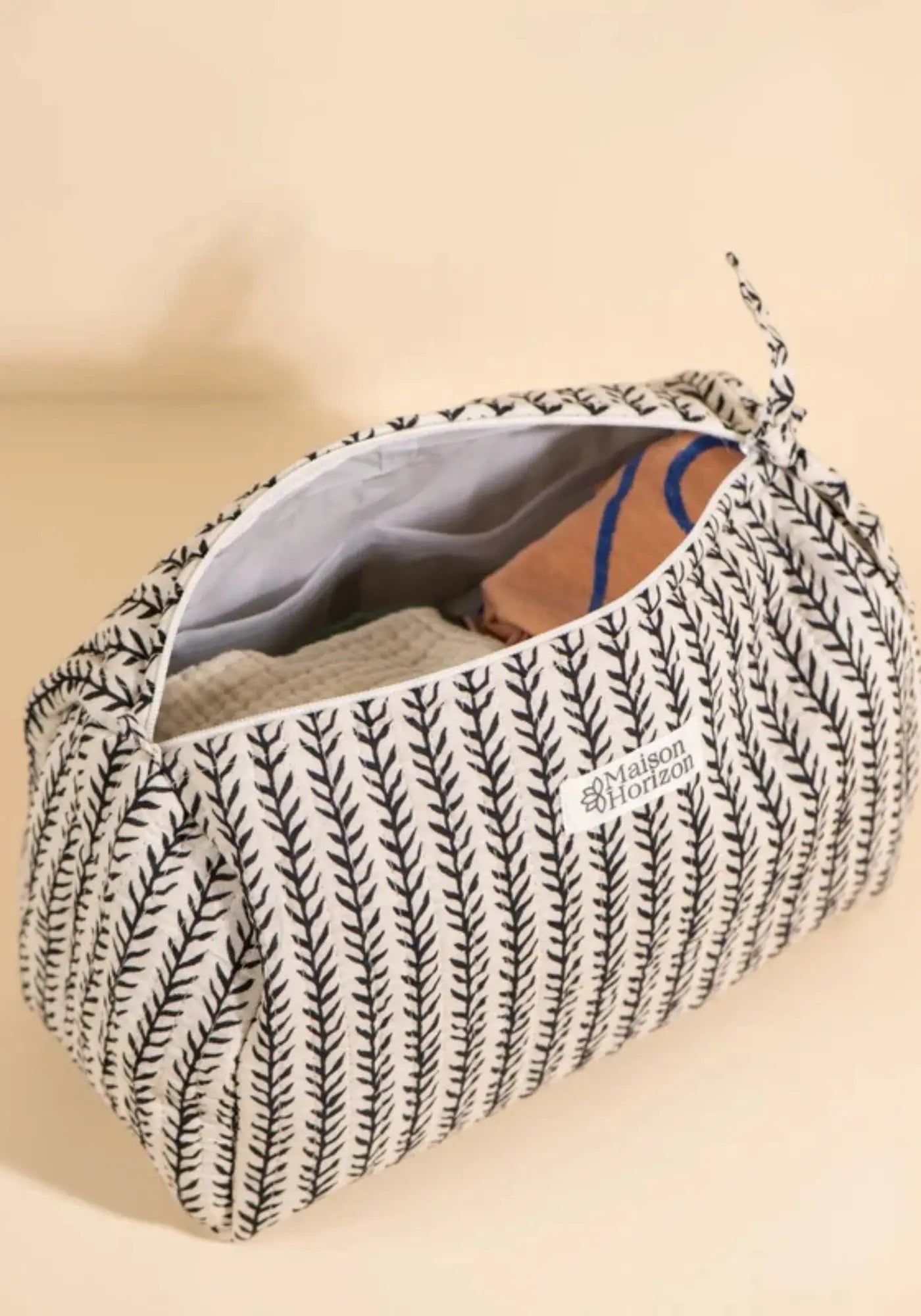 La trousse de toilette banita black and white de chez Maison Horizon