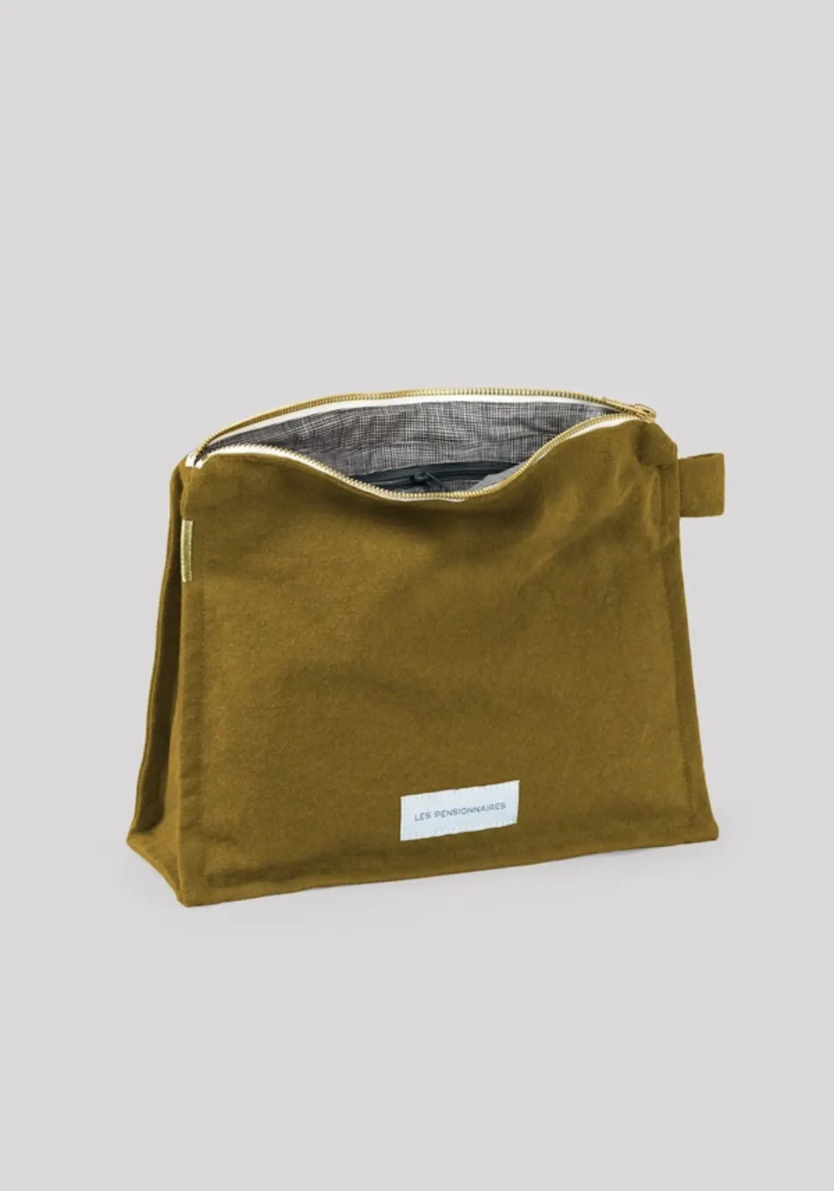 La trousse de toilette en coton bio vert bronze des Pensionnaires