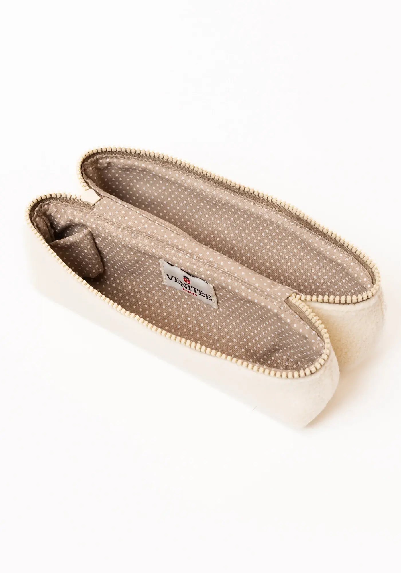 L'intérieur de la trousse twin S délicate de chez venitee