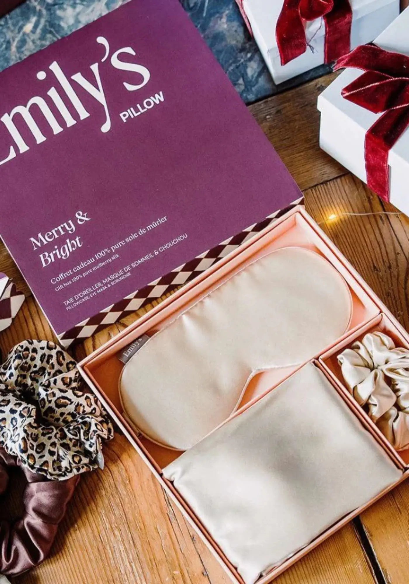 Le coffret cadeau de noel champagne de chez Emily's Pillow