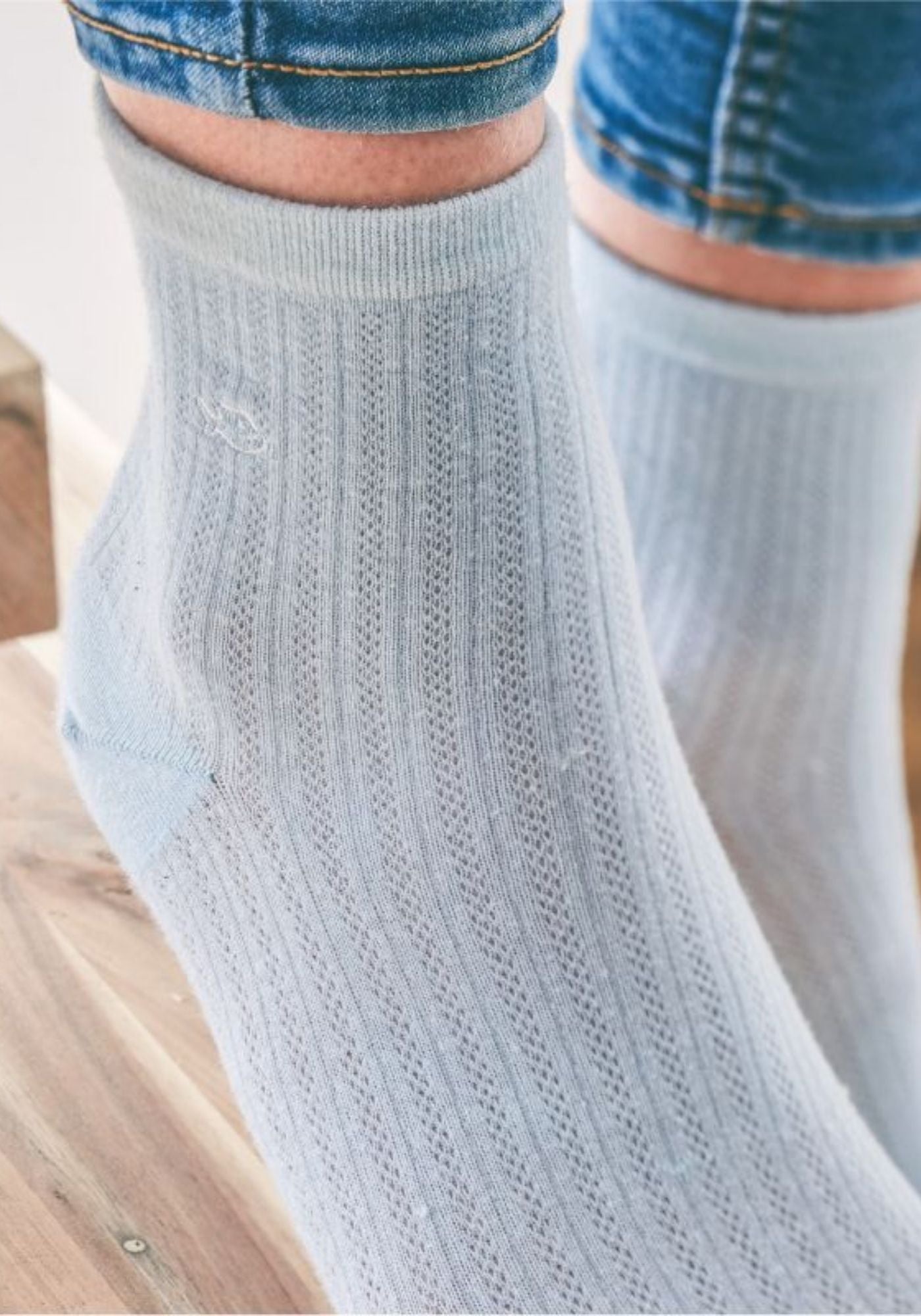 chaussettes-dentelles-femme-confort-nylon-billybelt-bleu-pastel