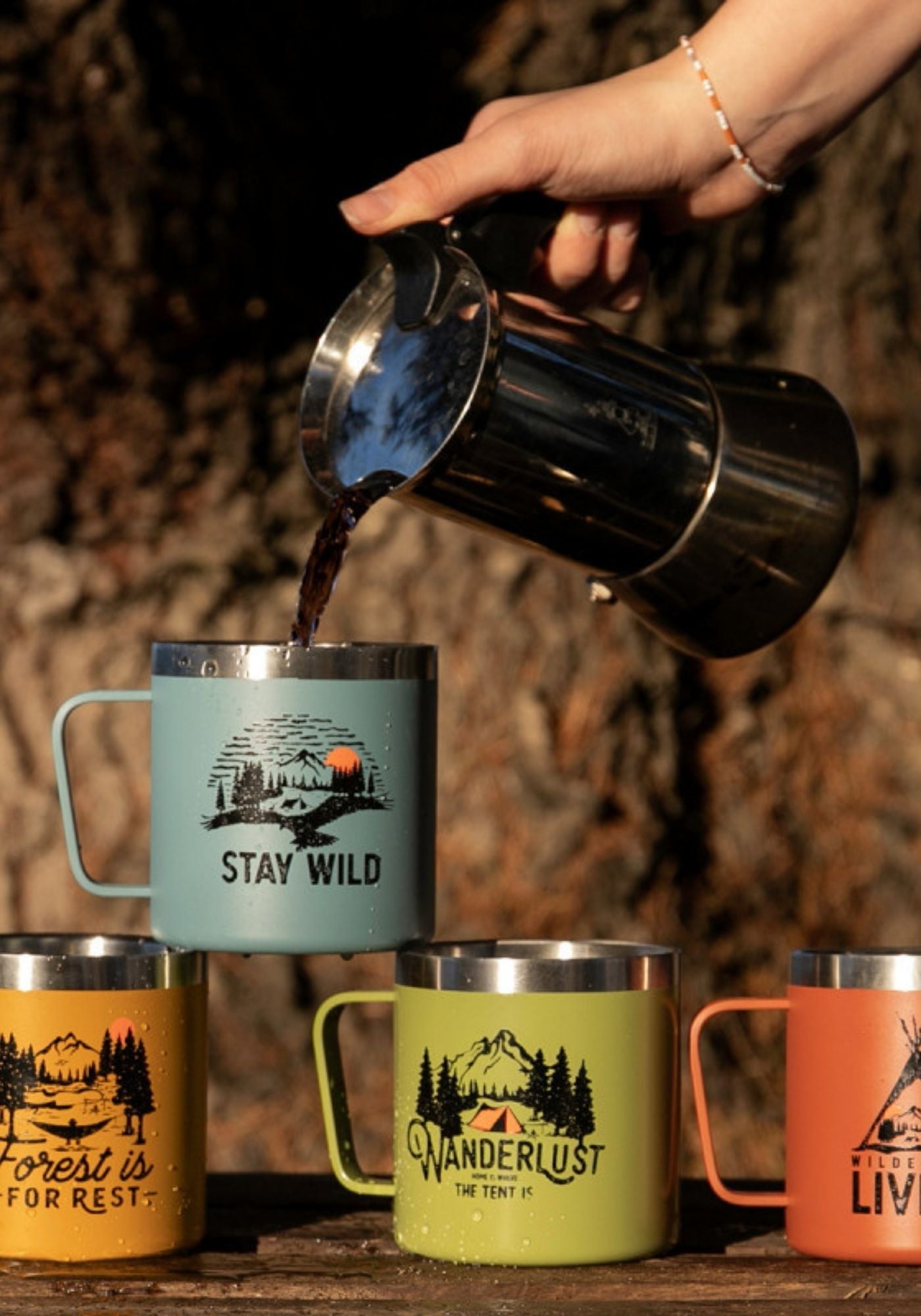 4-mugs-beaver-alaskan-maker-forêt-camping-tente